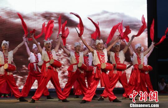 “文化春雨”播撒宁夏大地：100余名文化志愿者赴宁夏演出