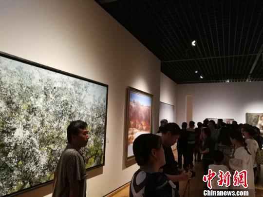 第四届中国油画邀请展成都启幕尽展油画“中国精神”